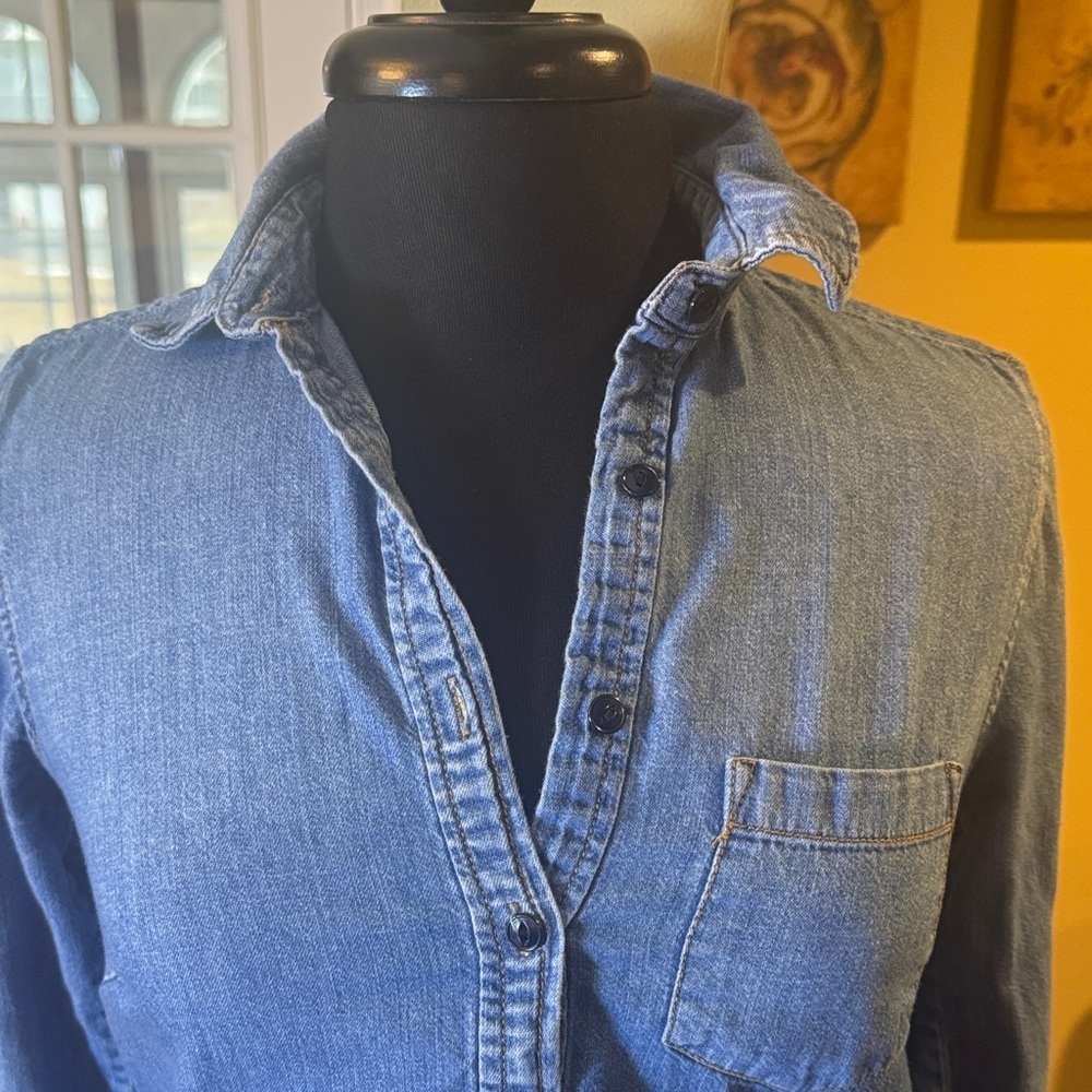 J. Crew Popover Chambray Button Front Pocket Causal Top - Picture 3 of 11